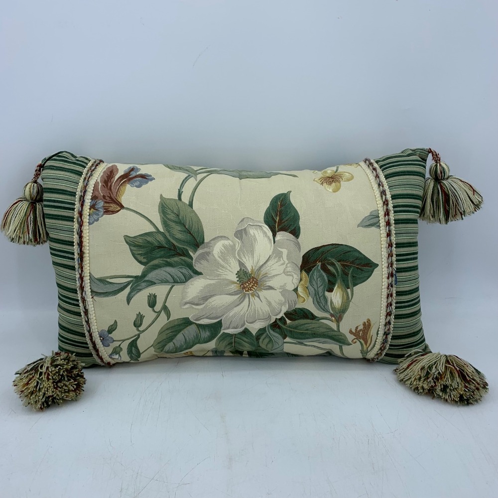 Vtg Williamsburg Floral Magnolia Lumbar Pillow Cottage Southern Tassels 2003